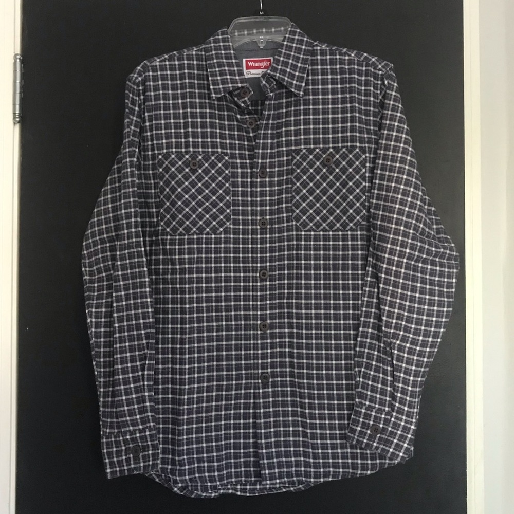 Wrangler Men’s Flannel - Small
